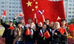 来到中国的反而是一帮不的八旗后辈